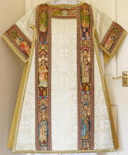 White Antique Roman High Mass Set of Vestments 8760